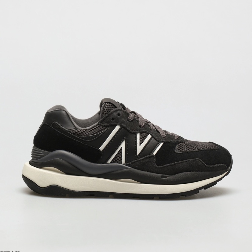 New Balance 57/40 Sneakers